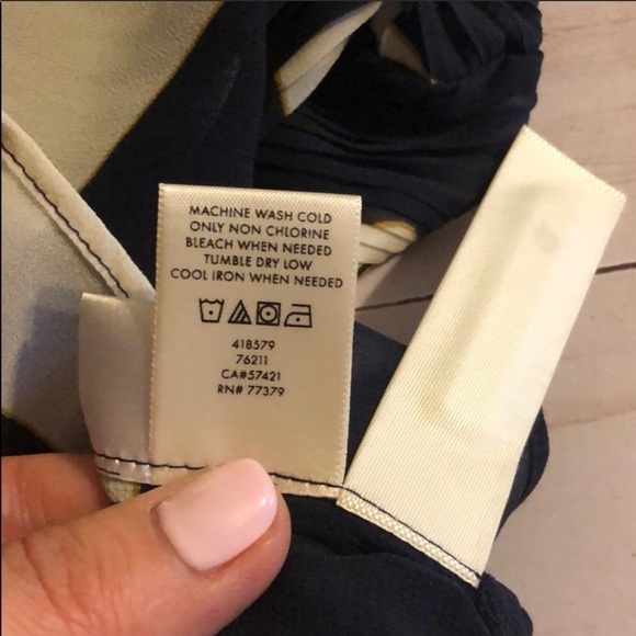 Ann Taylor butterfly blouse size XS NWOT - Picture 5 of 5